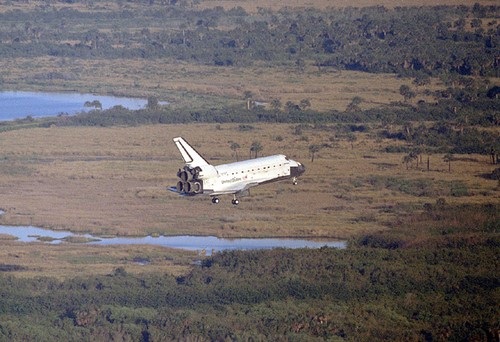 STS-56 Landing (Space Shuttle Discovery)