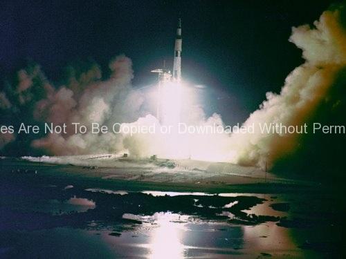 Apollo 17 Photo – Night Launch GPN-2000-001150