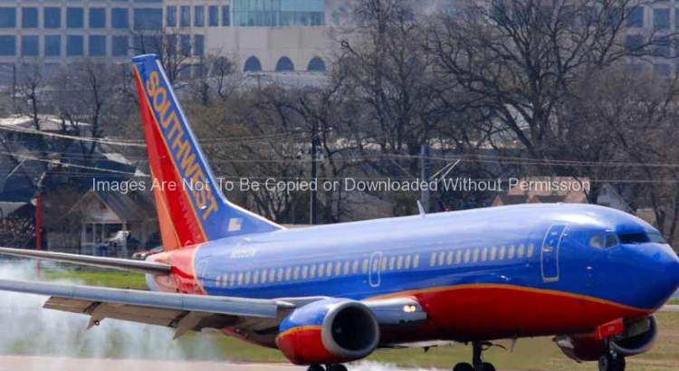Southwest Airlines Boeing 737 Landing at Love Field in Dallas